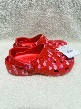 CROCS KIDS CLASSIC VALENTINES DAY CLOG